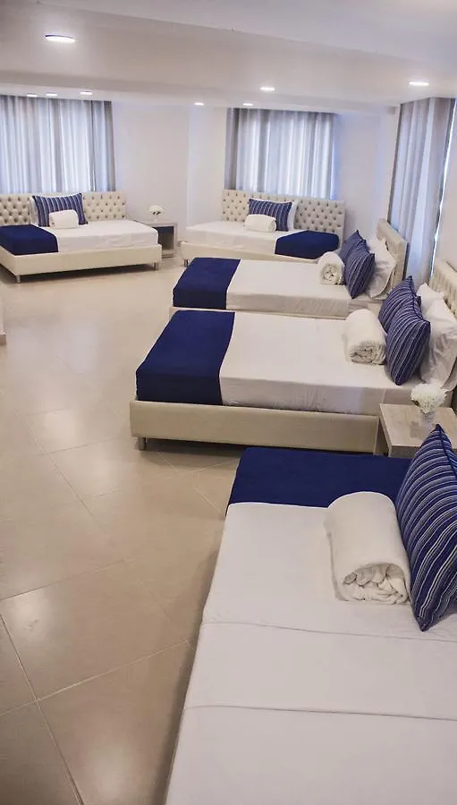 Hotel Leuroz 麦德林