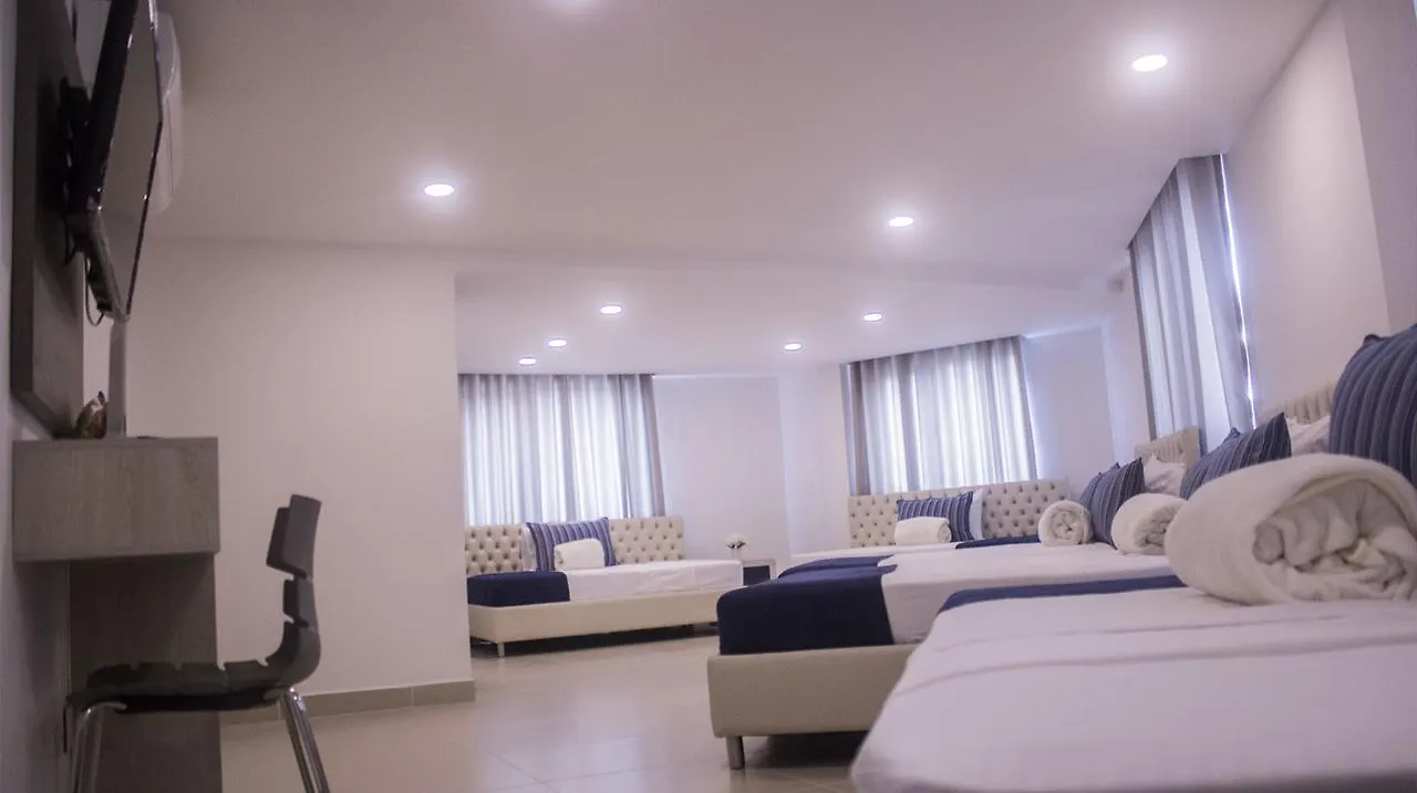 Hotel Leuroz 麦德林