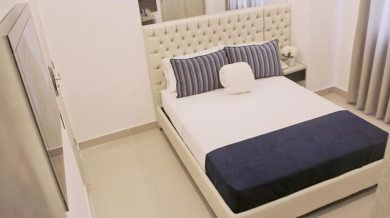 Hotel Leuroz 麦德林 4*,