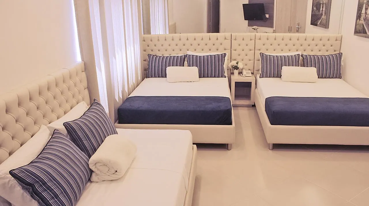 Hotel Leuroz 麦德林