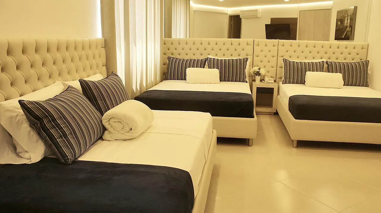 Hotel Leuroz 麦德林 4*,