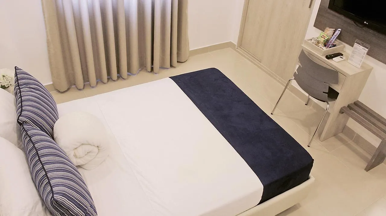 Hotel Leuroz Medellín 4*,  Kolombiya